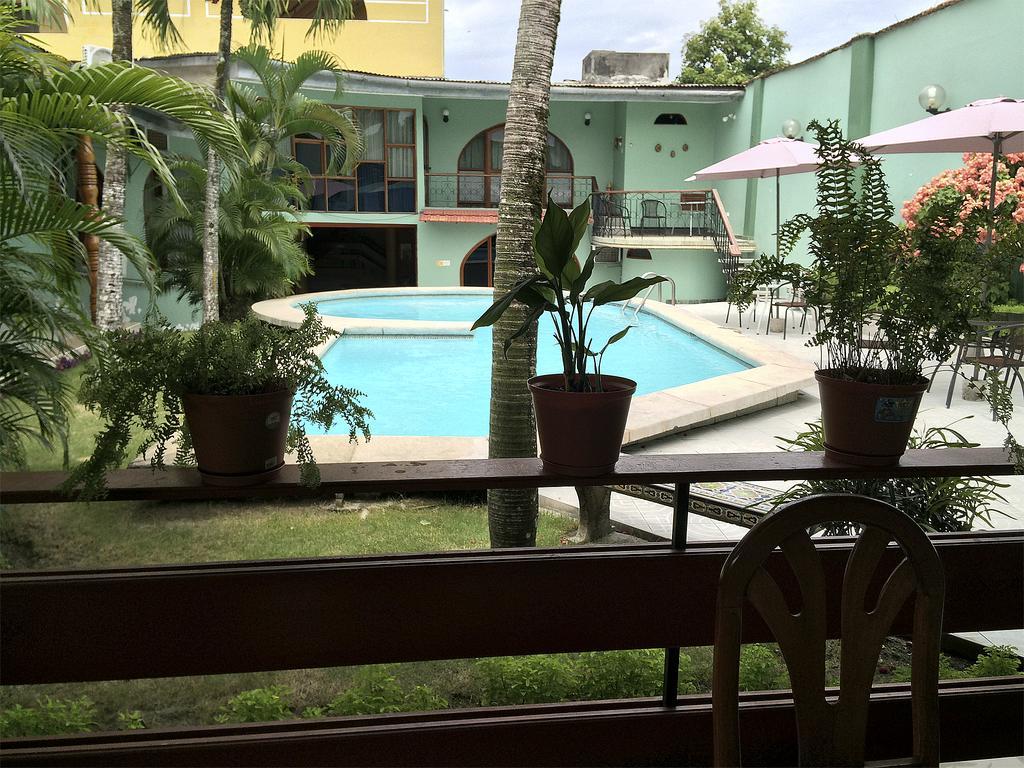 Hotel & Suites La Posada De Lobo Iquitos Exterior photo