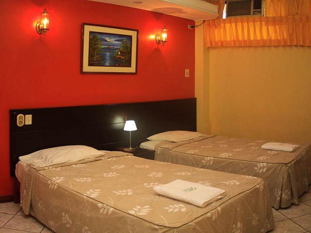 Hotel & Suites La Posada De Lobo Iquitos Exterior photo